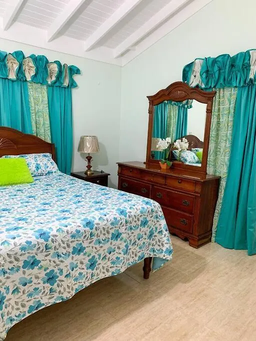 Cozy Villa Mammee Bay